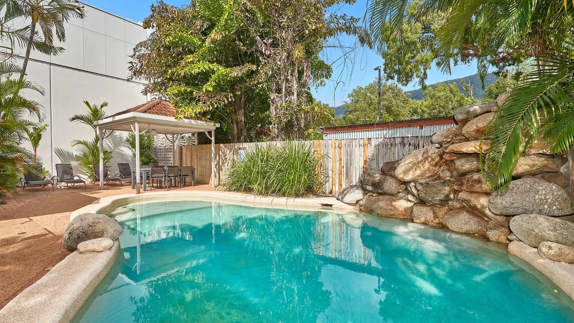 Coral Horizons Ocean View Apartments Palm Cove Australia