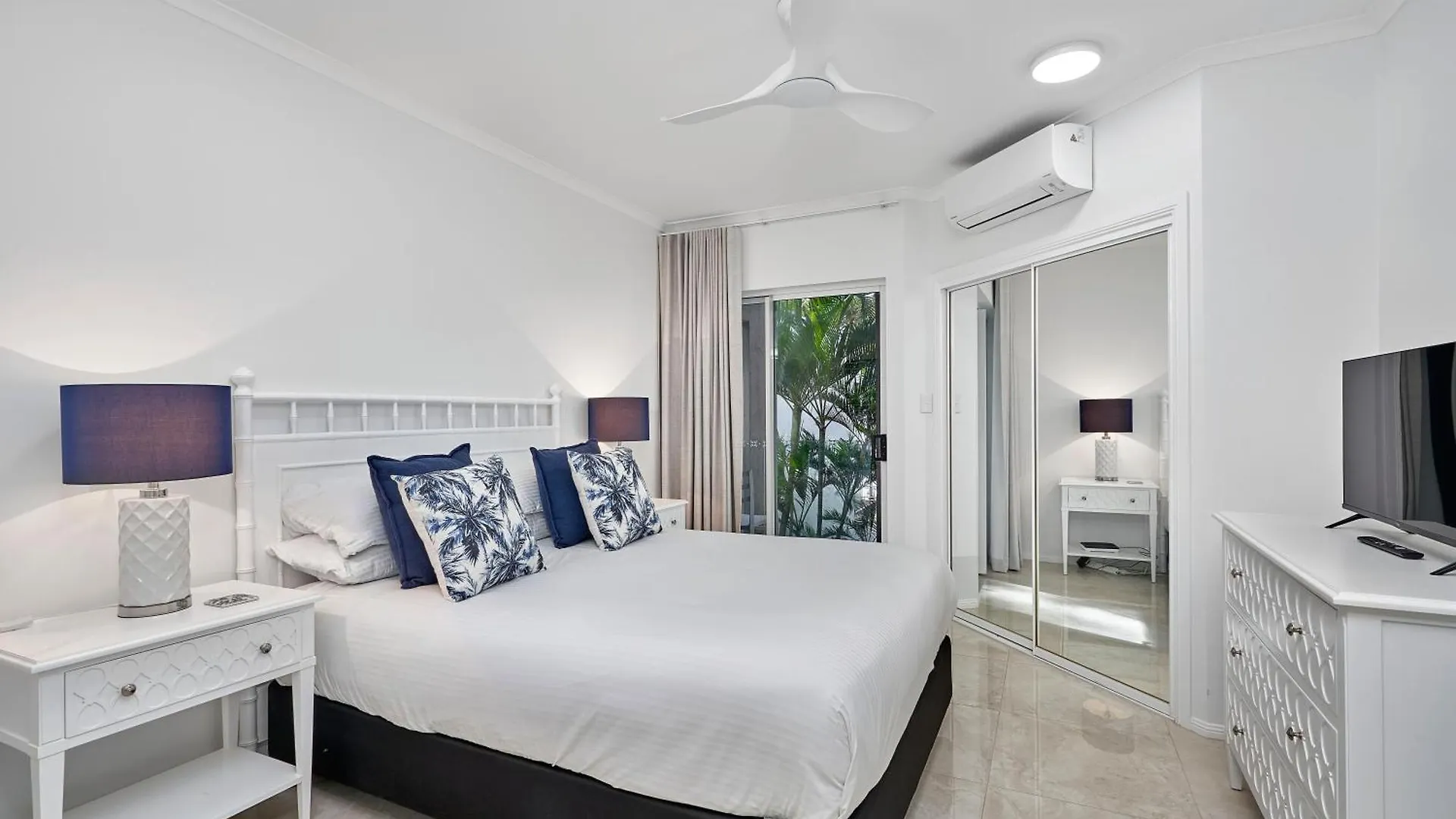 Coral Horizons Ocean View Apartments Palm Cove Australia